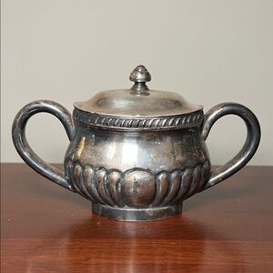 Reed & Barton Ornate Embossed Silver Soldered Double Handle Lidded Sugar Dish